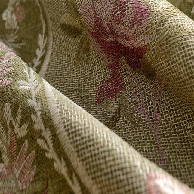 Pimennysverho kirjaillulla kukkareunuksella