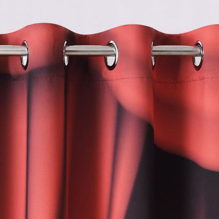 Teatterityylinen verho olohuoneen sisustukseen