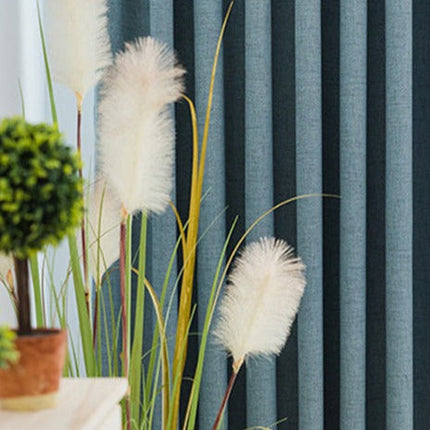 Tyylikäs pimentävä verho purjerenkailla