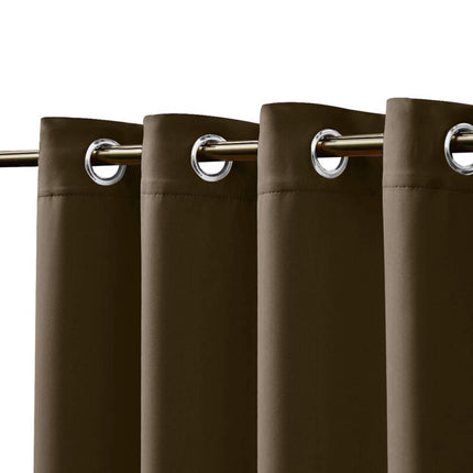 Ruskea vedenpitävä ulkoverho terassille