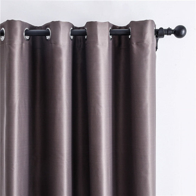 Satiininen ruskea pimennysverho makuuhuoneeseen