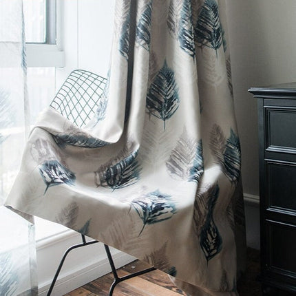 Pimennysverho modernilla lehtikuviolla