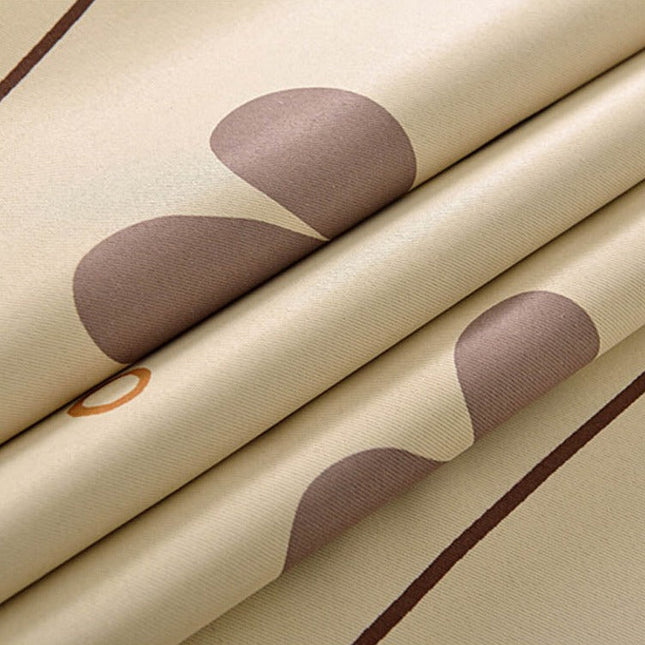 Skandinaavinen pimennysverho kukkakuviolla