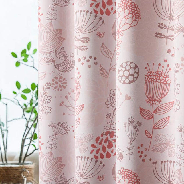 Verho hennosti kuvioidulla kukkakuosilla