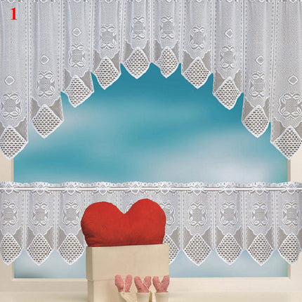 Valkoinen pitsinen keittiöverhosetti