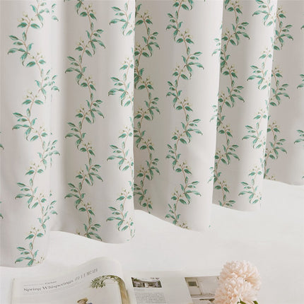 Verho sirolla kasviaiheisella kuviolla