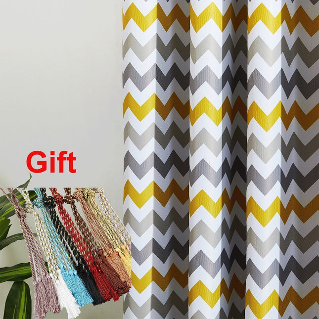 Keltainen pimennysverho siksak-kuviolla