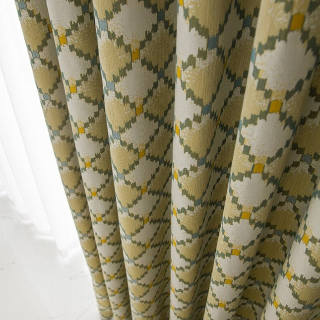 Keltainen skandinaavinen kuviollinen verho