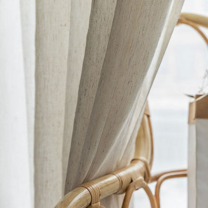 Luonnonvalkoinen pellavatyylinen valoverho