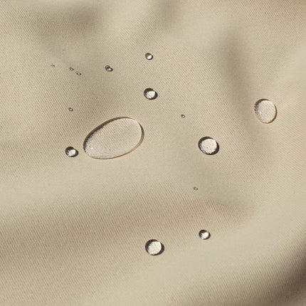 Beige ulkoverho tankokujalla terassille