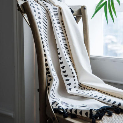 Boheemi valoverho mustilla tupsuilla