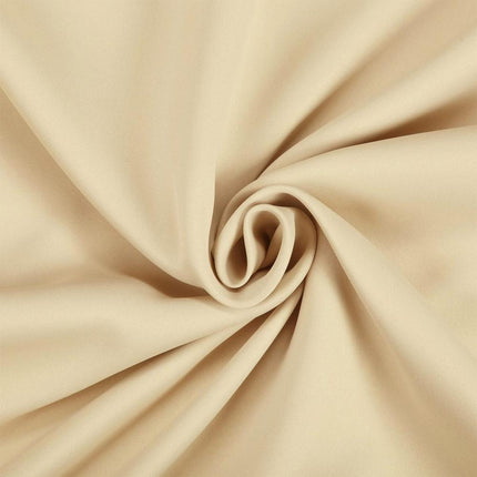 Paksu pimennysverho makuuhuoneen ikkunaan