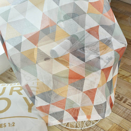 Kevyt valoverho värikkäällä kolmiokuviolla