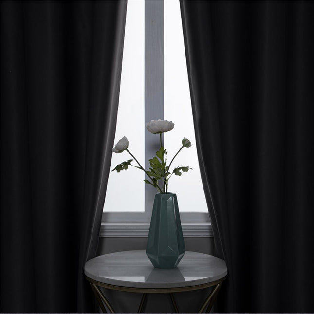 Lämpöeristävä beige pimennysverho purjerenkailla