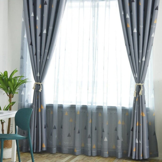 Moderni valoverho kolmiokuviolla lastenhuoneeseen