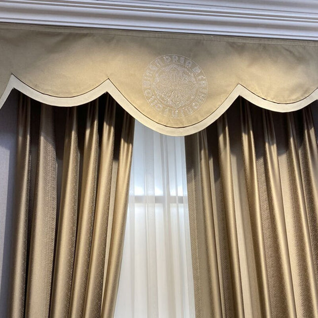 Ylellinen kimaltava pimennysverho olohuoneeseen