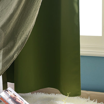 Kaksikerroksinen pimennysverho makuuhuoneeseen