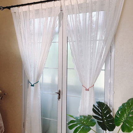 Romanttinen pitsi valoverho kukkakuviolla