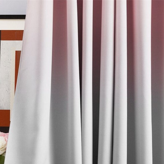 Liukuvärjätty pimennysverho makuuhuoneen sisustukseen