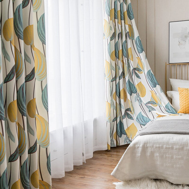 Skandinaavinen kuviollinen verho olohuoneeseen