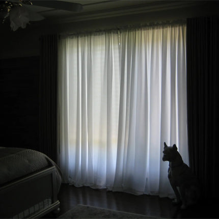 Yksinkertainen valkoinen ohut valoverho