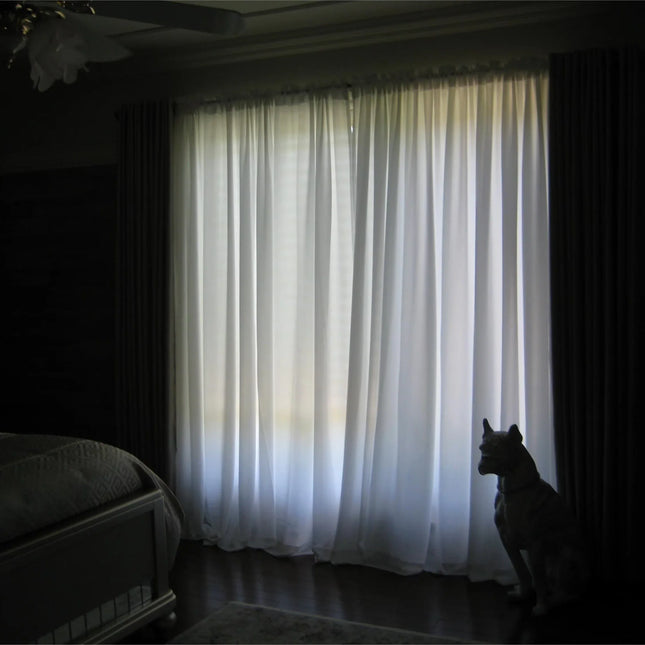 Yksinkertainen valkoinen ohut valoverho