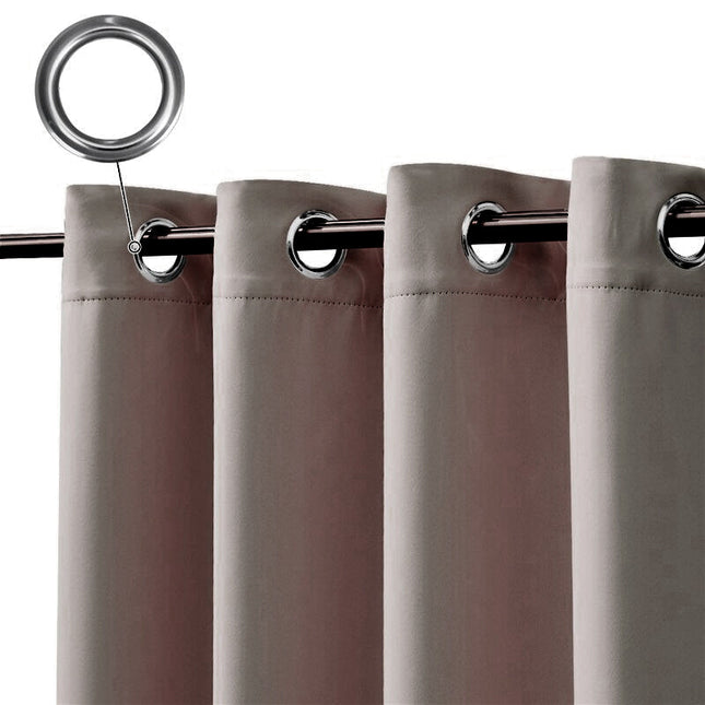 Taupe vedenpitävä terassiverho purjerenkailla