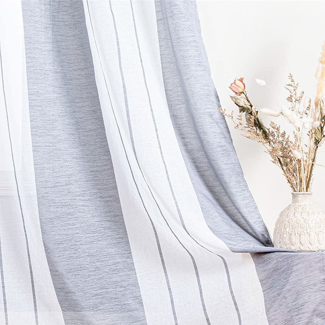 Raidallinen valoverho moderniin sisustukseen