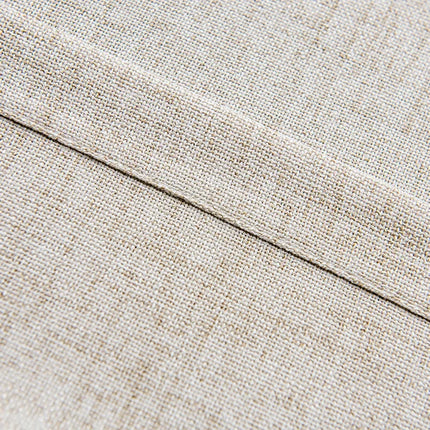 Beige valoverho koristeellisella alareunalla