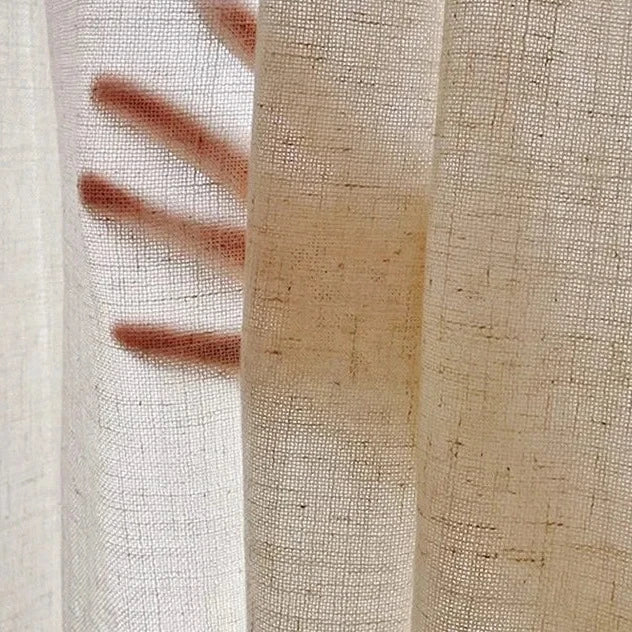 Luonnonläheinen beige pellavatyylinen valoverho