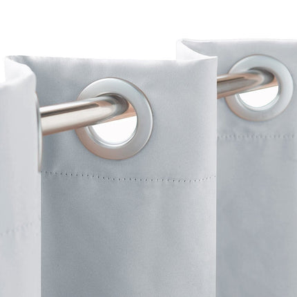 Valkoinen vedenpitävä ulkoverho parvekkeelle