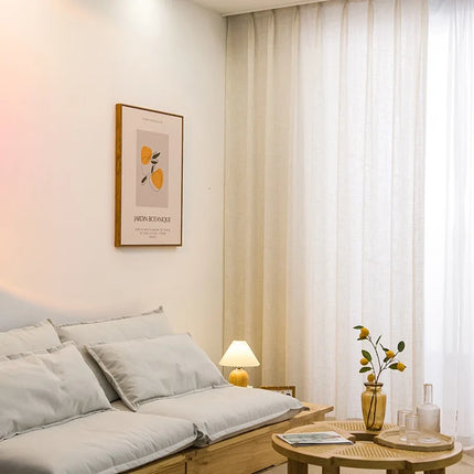 Luonnonläheinen beige pellavatyylinen valoverho