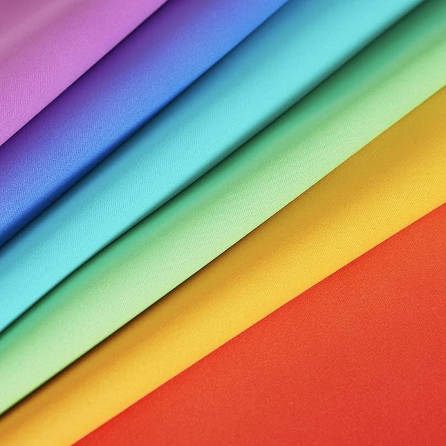 Värikäs sateenkaari-pimennysverho lastenhuoneeseen