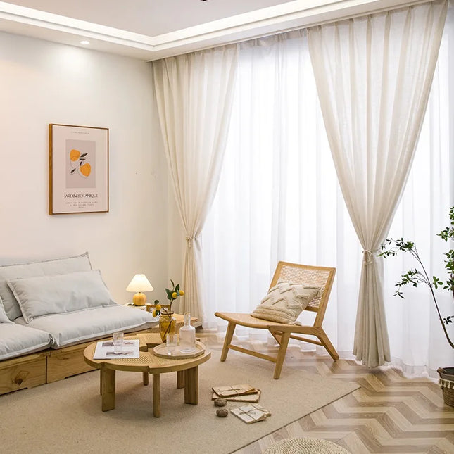 Luonnonläheinen beige pellavatyylinen valoverho