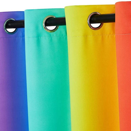 Värikäs sateenkaari-pimennysverho lastenhuoneeseen