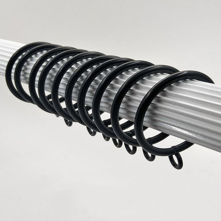 Metalliset verhorenkaat verhotankoon