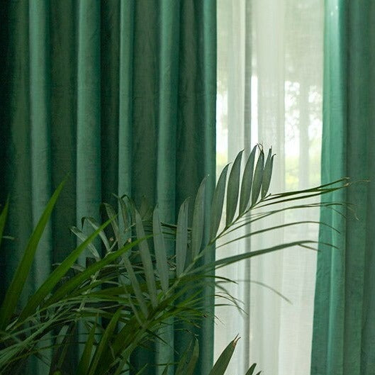 Metsänvihreä samettinen pimennysverho purjerenkailla