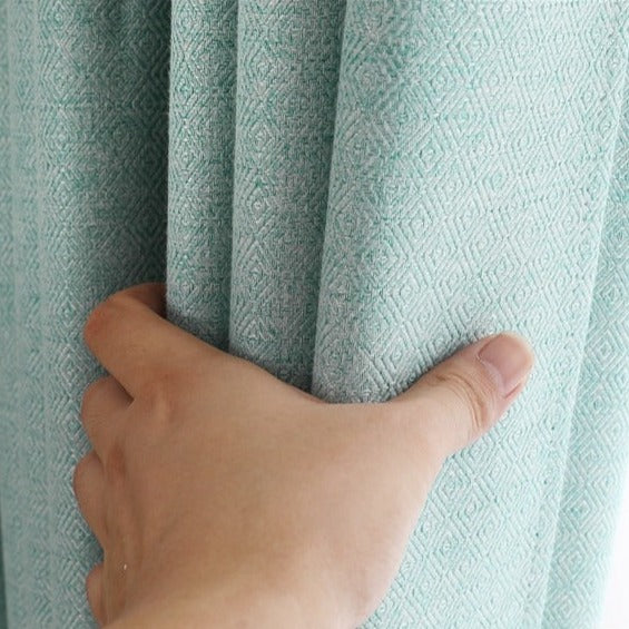 Turkoosi puoliksi pimentävä verho