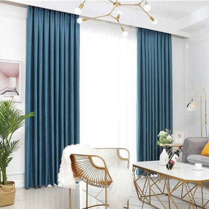 Sininen skandinaavistyylinen pimennysverho