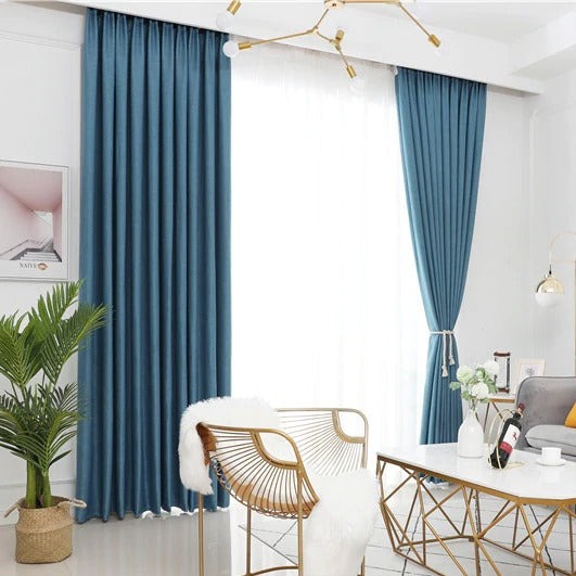 Sininen skandinaavistyylinen pimennysverho