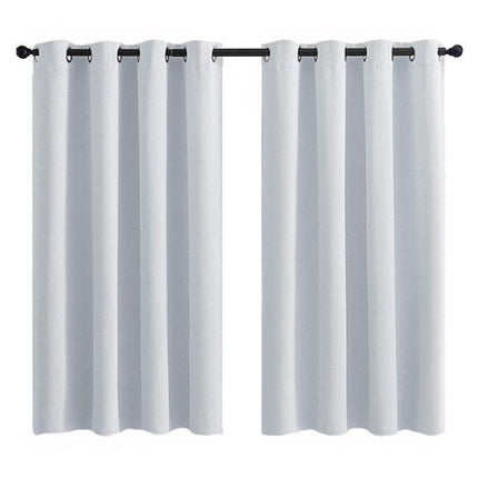 Vedenpitävä ulkoverho terassin sääsuojaksi