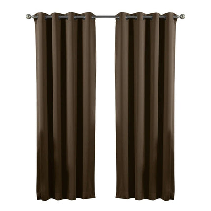 Ruskea vedenpitävä ulkoverho terassille