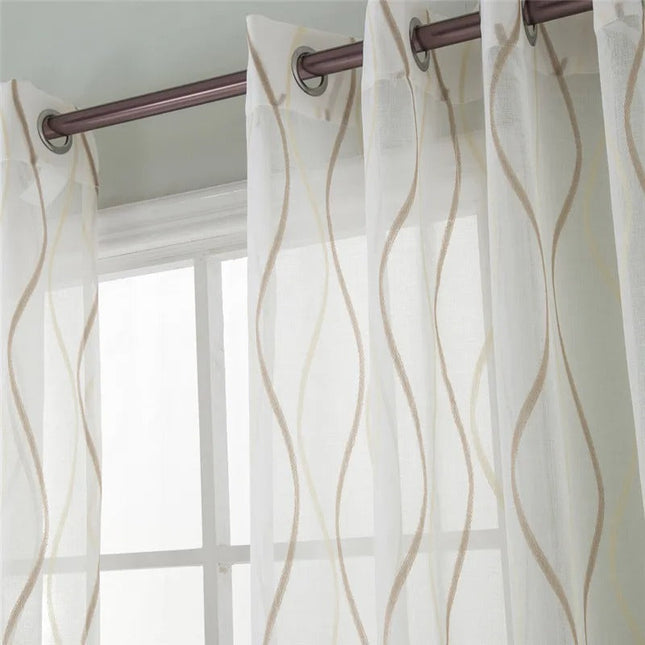Läpikuultava verho aaltoilevilla pystyraidoilla