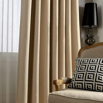 Yksivärinen beige pimennysverho