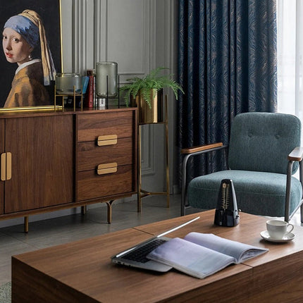 Yönsininen pimennysverho abstraktilla kuviolla