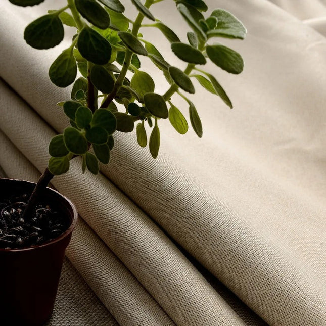 Yksivärinen beige pimennysverho