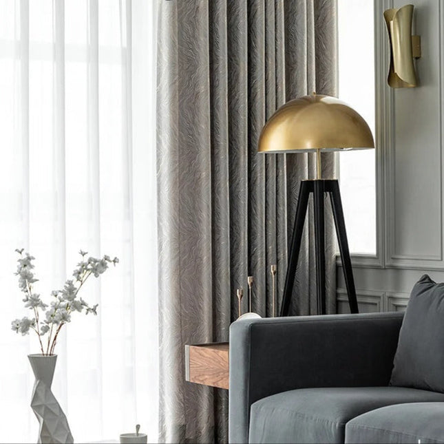 Hopeanvärinen aaltokuvioitu pimennysverho
