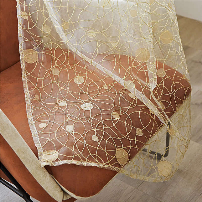 Ruskea kuviollinen valoverho luontoaiheella