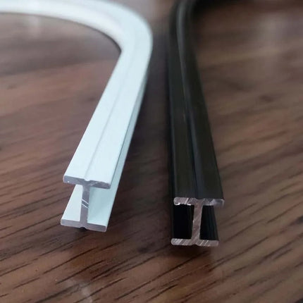 Taipuisa verhokisko kaareville seinille