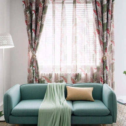 Värikäs trooppinen valoverho lehtikuviolla